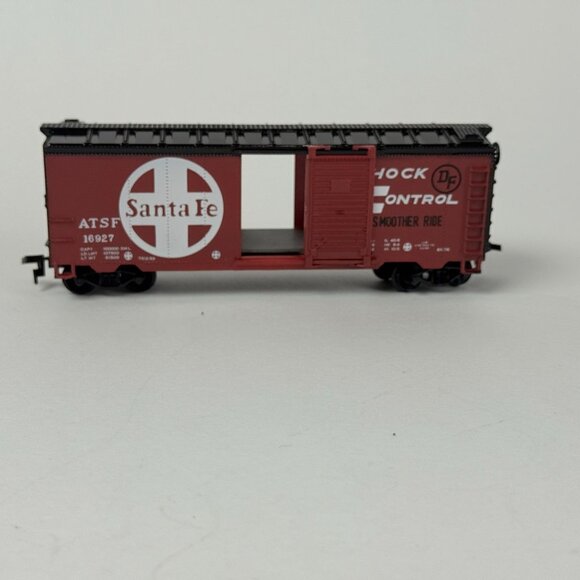 Vintage Bachmann Life-Like HO Scale Train Cars Penn Central Southern Santa Fe - Picture 5 of 8